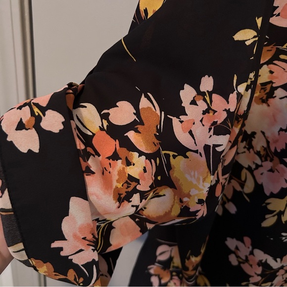 Floral Torrid blouse (EUC) - Picture 4 of 6